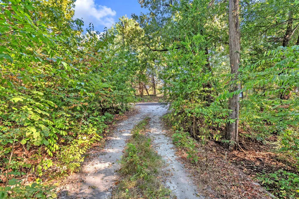 2190 County Road 1215 Savoy, TX 75479
