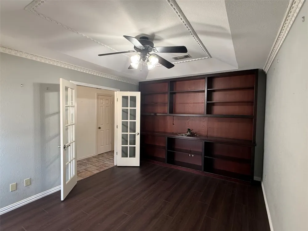 2809 Sarah Drive Pantego, TX 76013