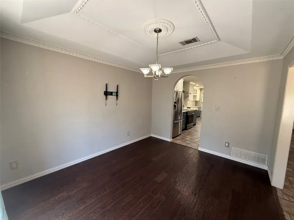 2809 Sarah Drive Pantego, TX 76013