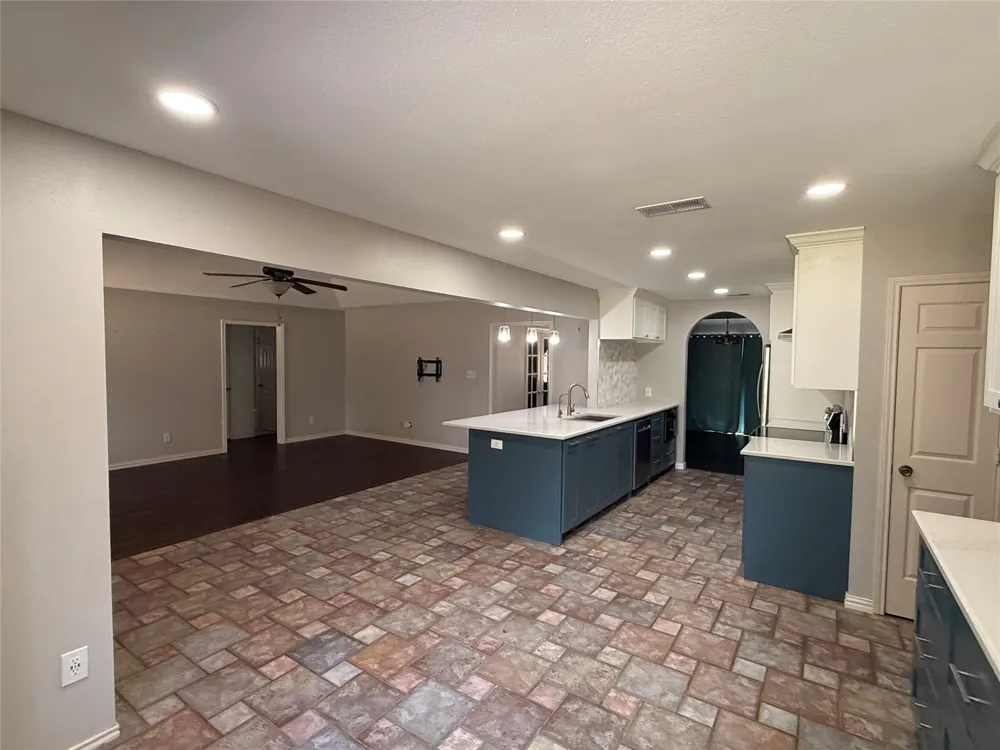 2809 Sarah Drive Pantego, TX 76013