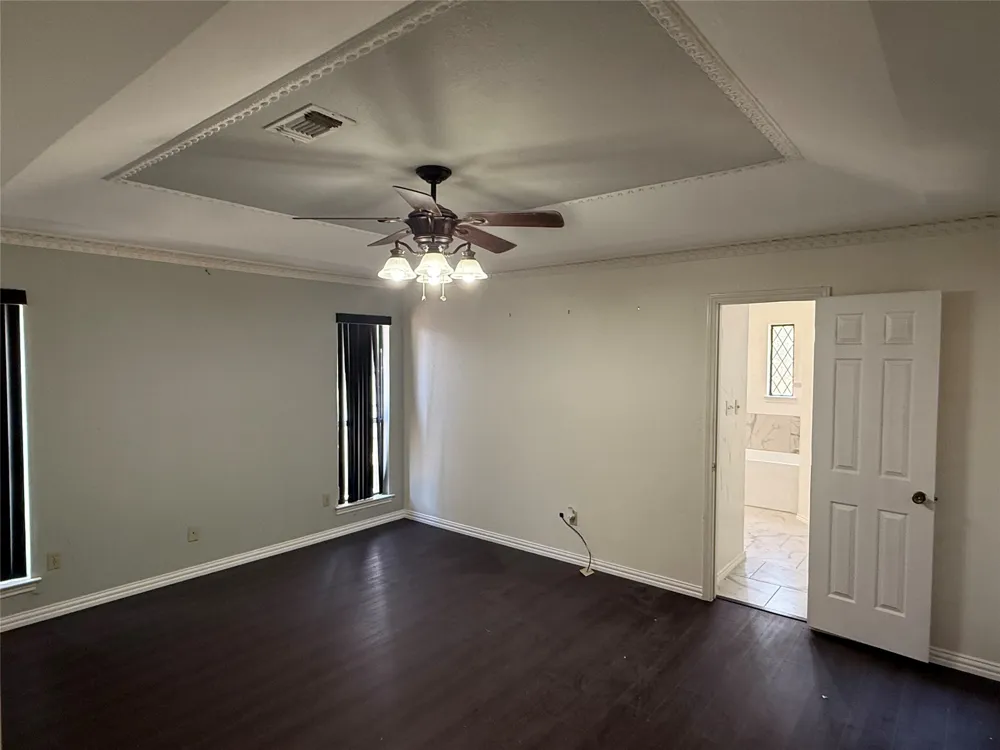 2809 Sarah Drive Pantego, TX 76013