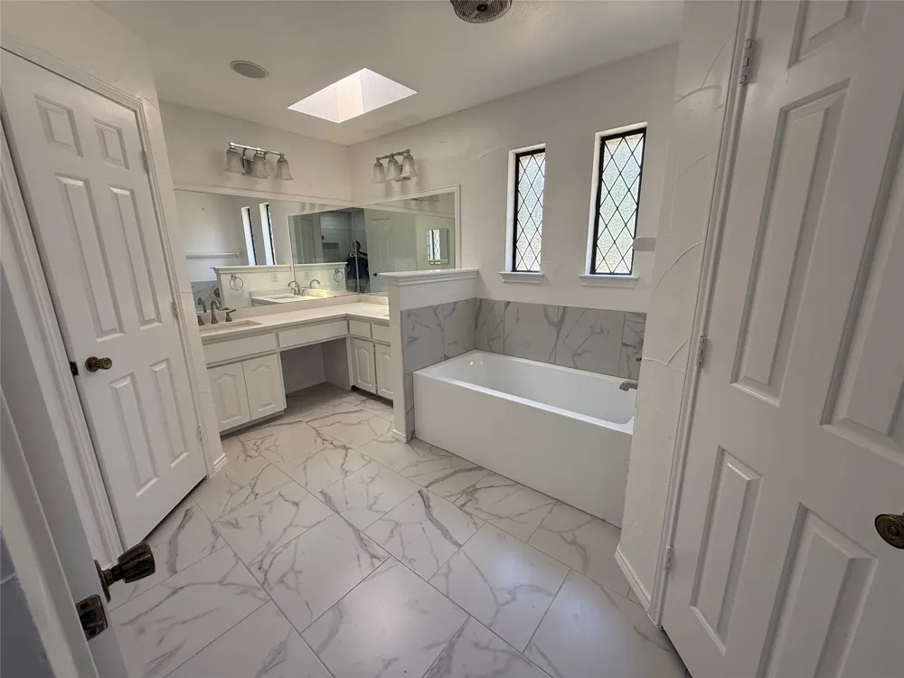 2809 Sarah Drive Pantego, TX 76013