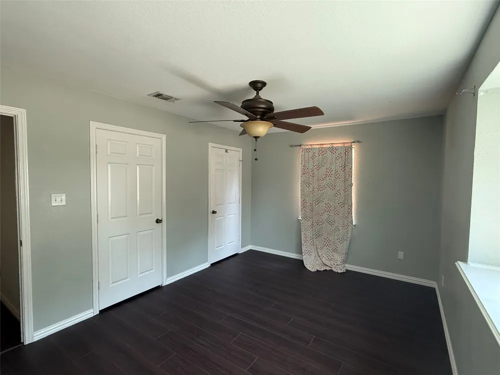 2809 Sarah Drive Pantego, TX 76013