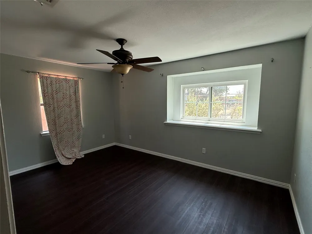 2809 Sarah Drive Pantego, TX 76013