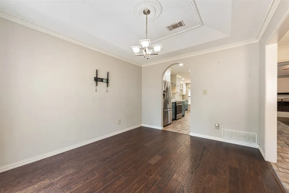 2809 Sarah Drive Pantego, TX 76013