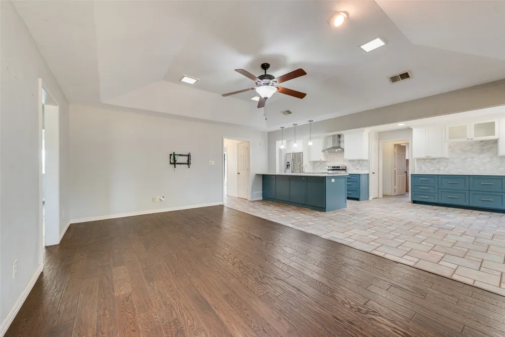 2809 Sarah Drive Pantego, TX 76013