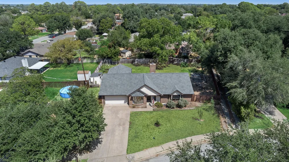 2809 Sarah Drive Pantego, TX 76013