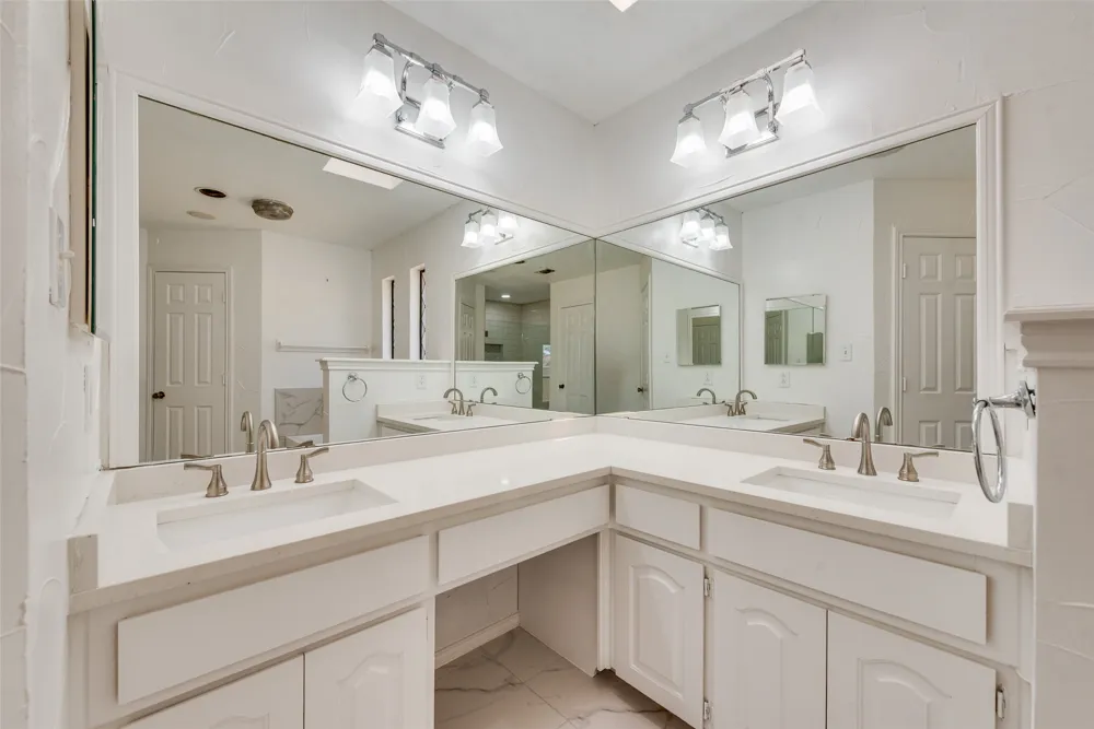 2809 Sarah Drive Pantego, TX 76013