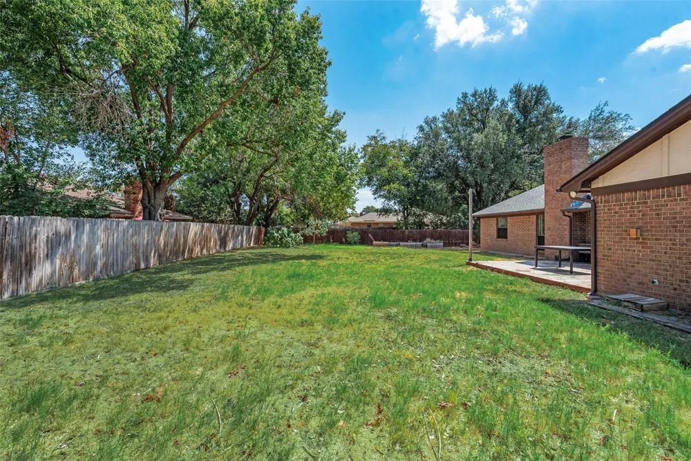 2809 Sarah Drive Pantego, TX 76013