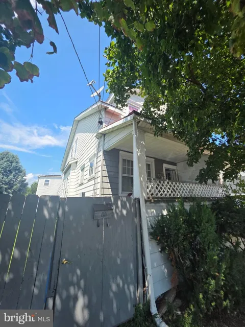 572 EMMETT AVENUE