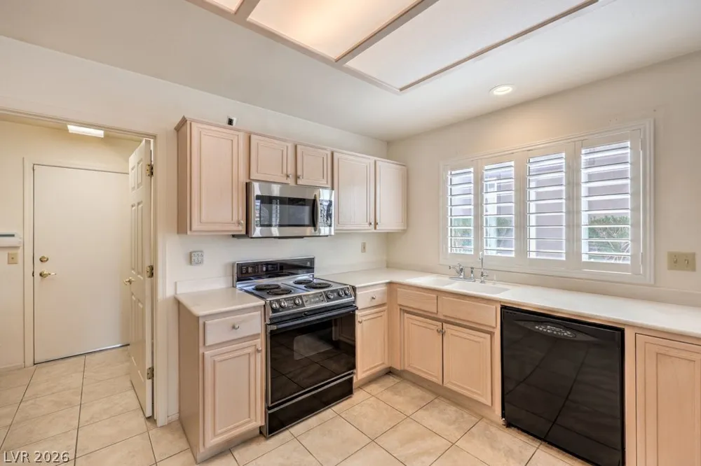 9076 Sundial Drive Las Vegas, NV 89134