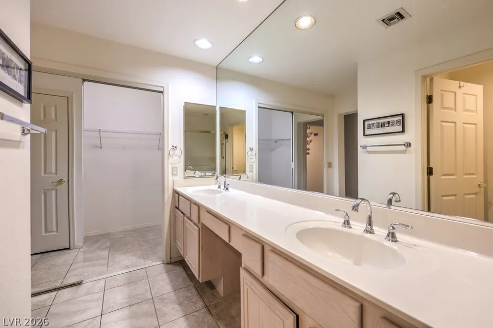 9076 Sundial Drive Las Vegas, NV 89134