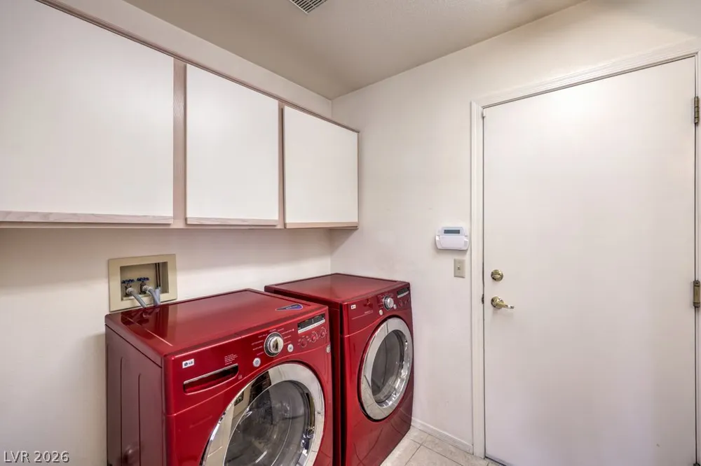 9076 Sundial Drive Las Vegas, NV 89134