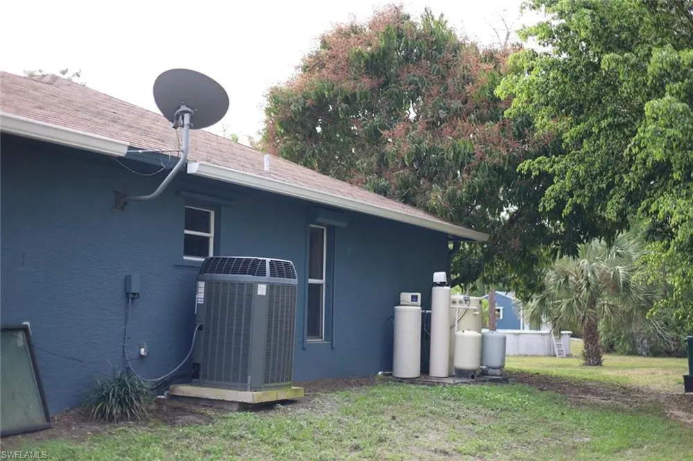 4295 14th Street NE Naples, FL 34120
