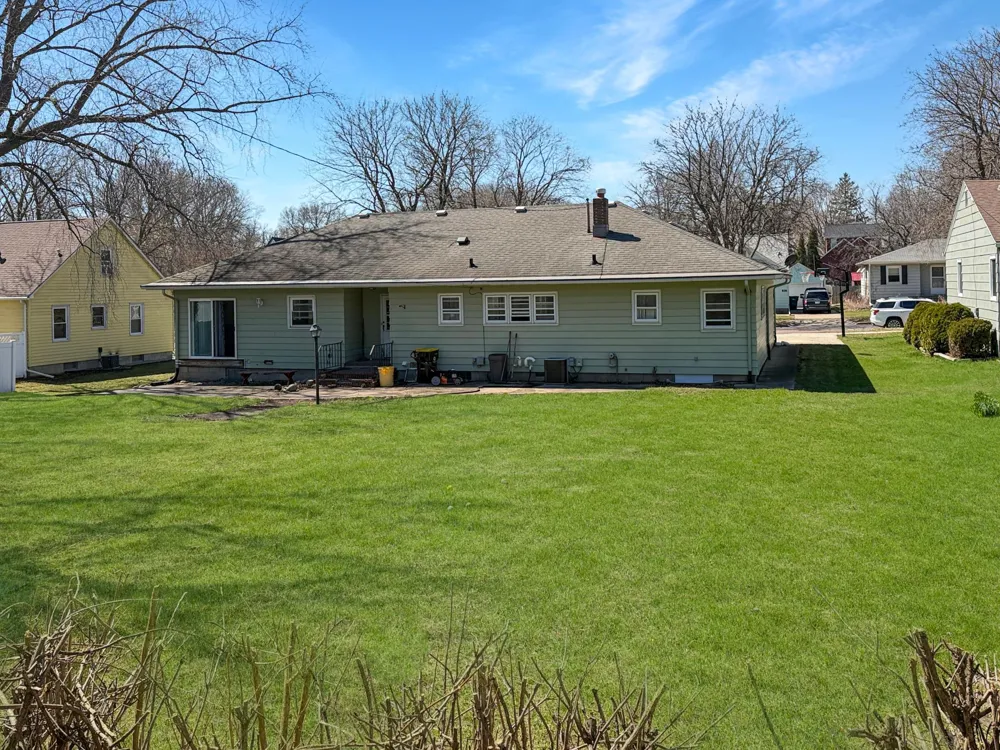 841 Redwood Drive Fairmont, MN 56031
