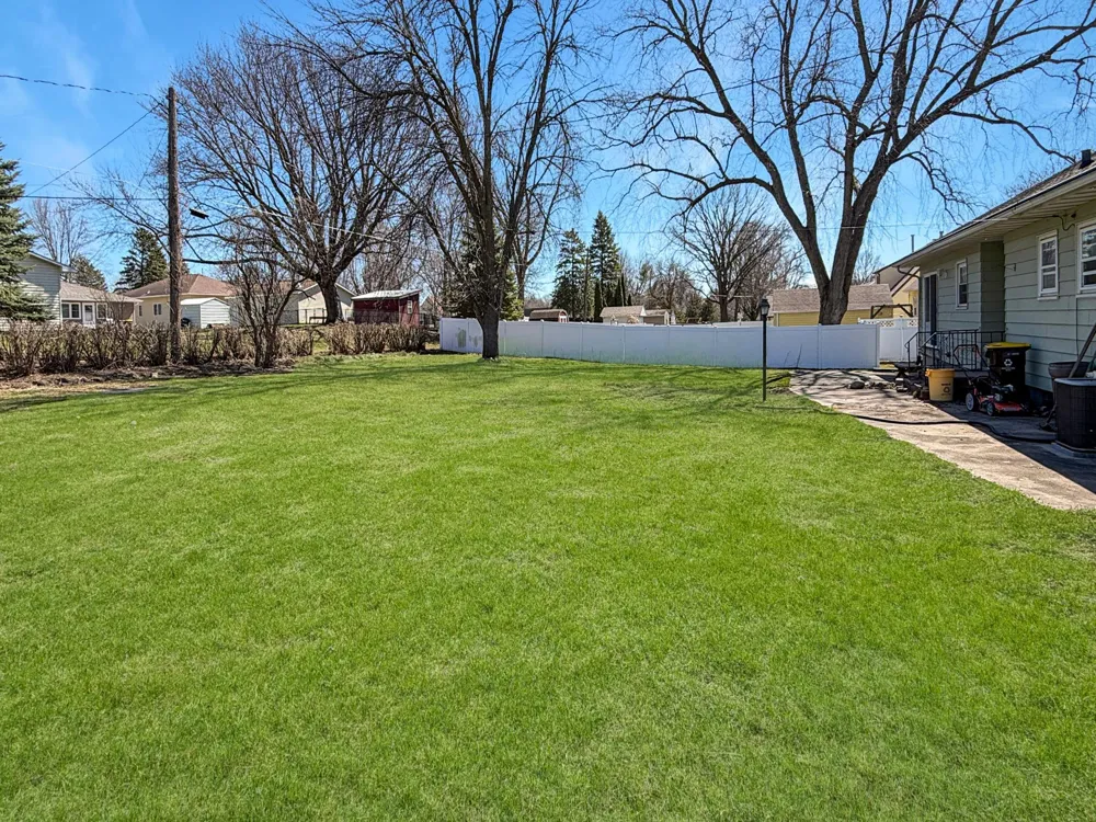 841 Redwood Drive Fairmont, MN 56031