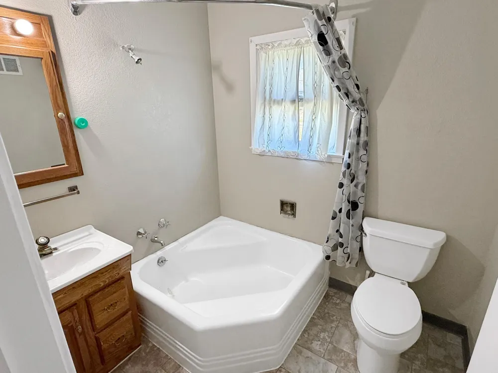 841 Redwood Drive Fairmont, MN 56031