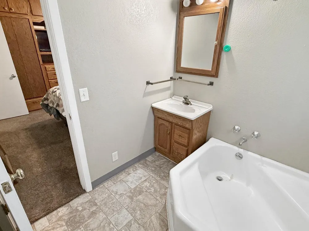 841 Redwood Drive Fairmont, MN 56031