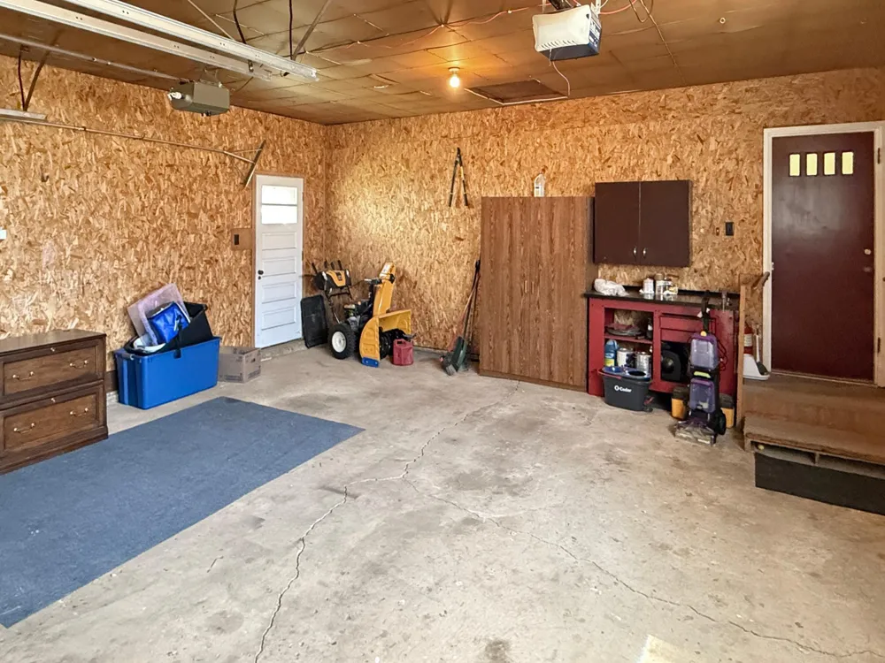 841 Redwood Drive Fairmont, MN 56031