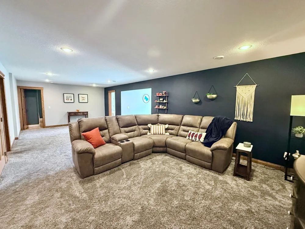 106 Ridge Road New London, MN 56273