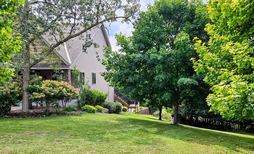106 Ridge Road New London, MN 56273