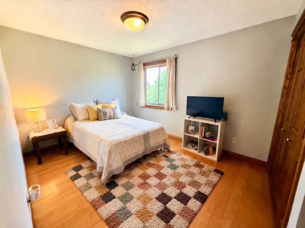106 Ridge Road New London, MN 56273