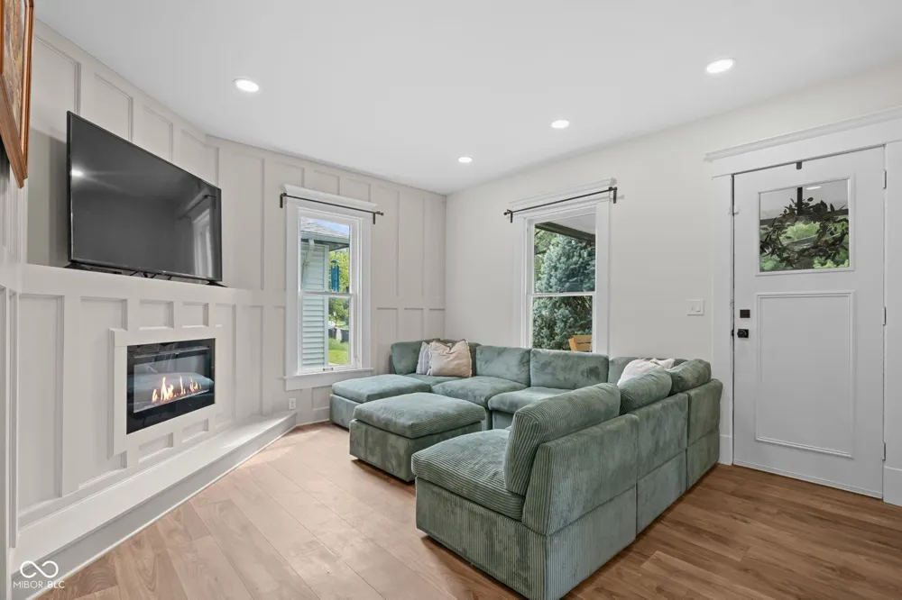 5310 Burgess Avenue Indianapolis, IN 46219
