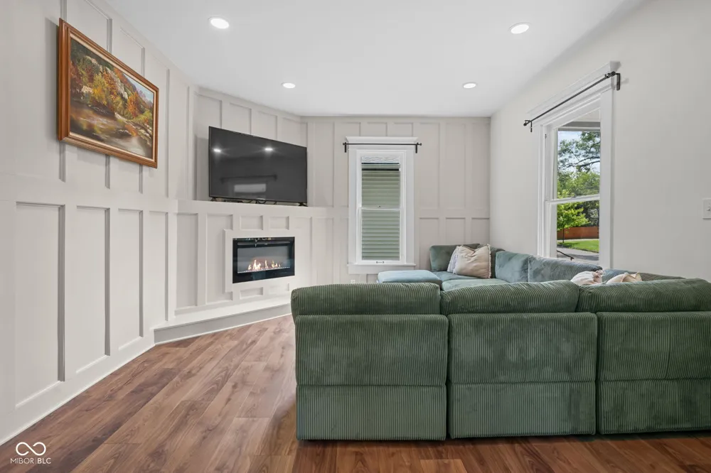 5310 Burgess Avenue Indianapolis, IN 46219