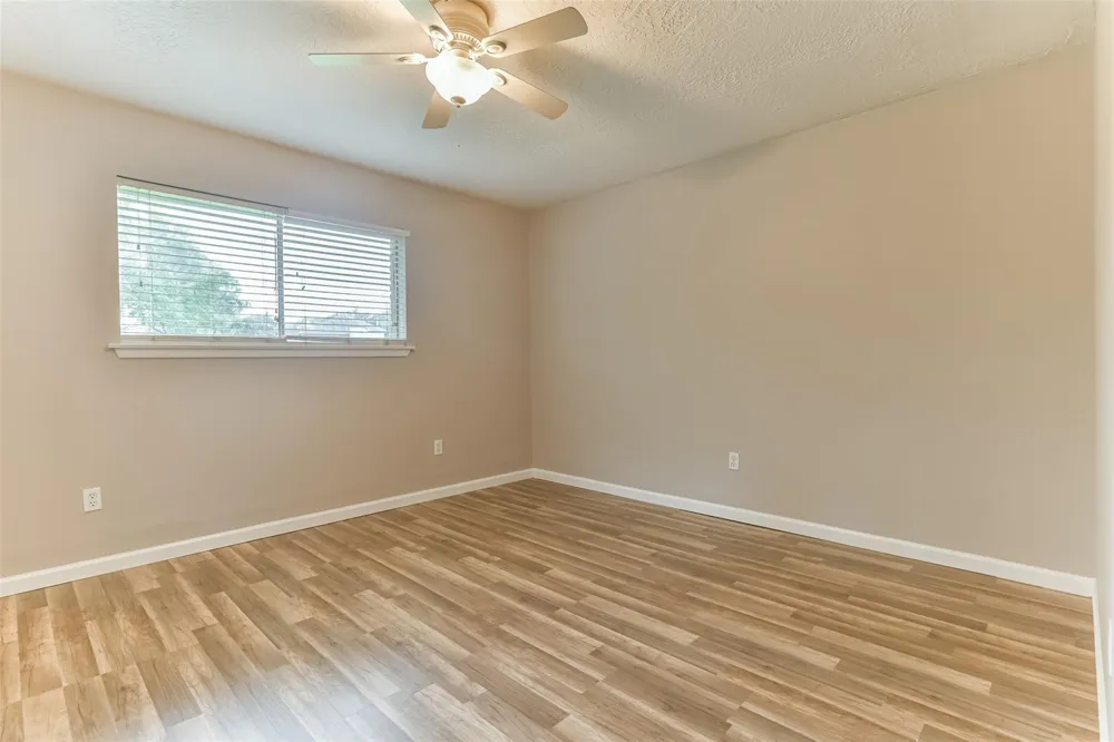 104 Brigadoon Lane Friendswood, TX 77546