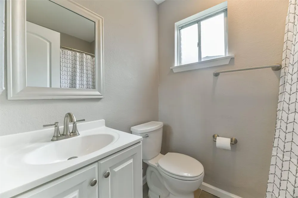 104 Brigadoon Lane Friendswood, TX 77546