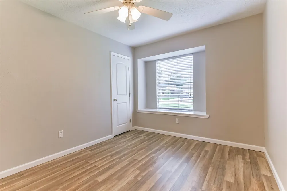 104 Brigadoon Lane Friendswood, TX 77546