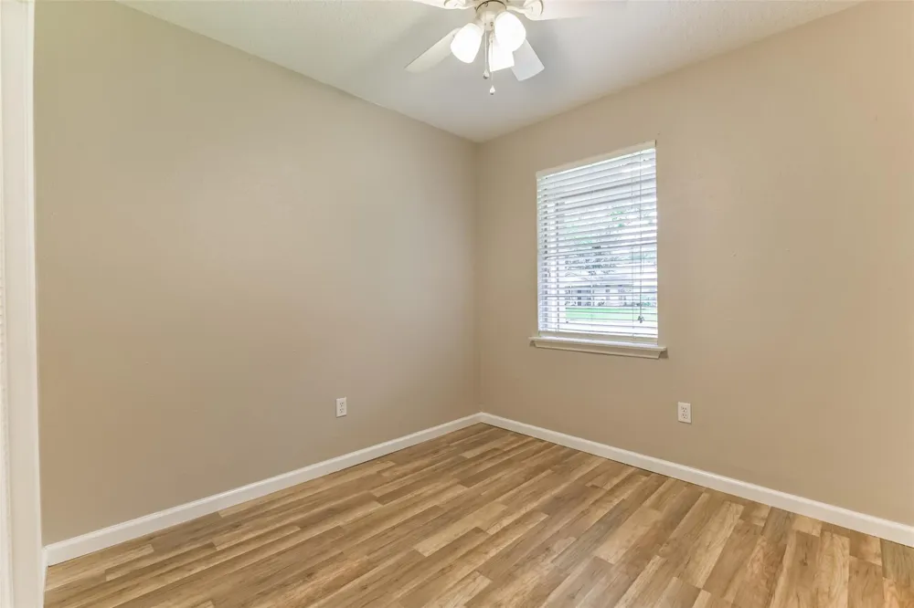 104 Brigadoon Lane Friendswood, TX 77546