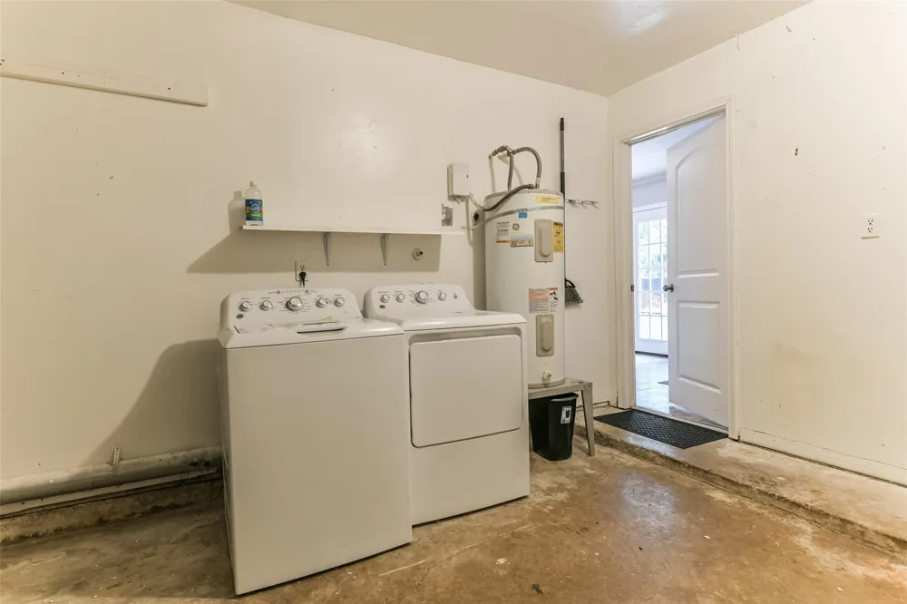 104 Brigadoon Lane Friendswood, TX 77546