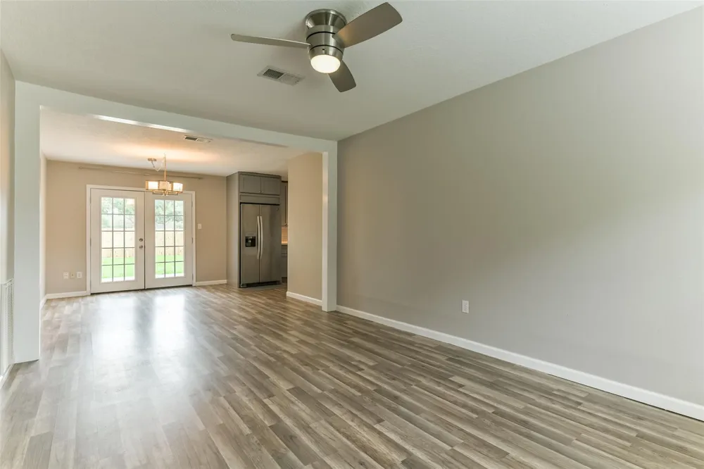 104 Brigadoon Lane Friendswood, TX 77546