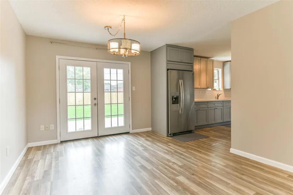 104 Brigadoon Lane Friendswood, TX 77546