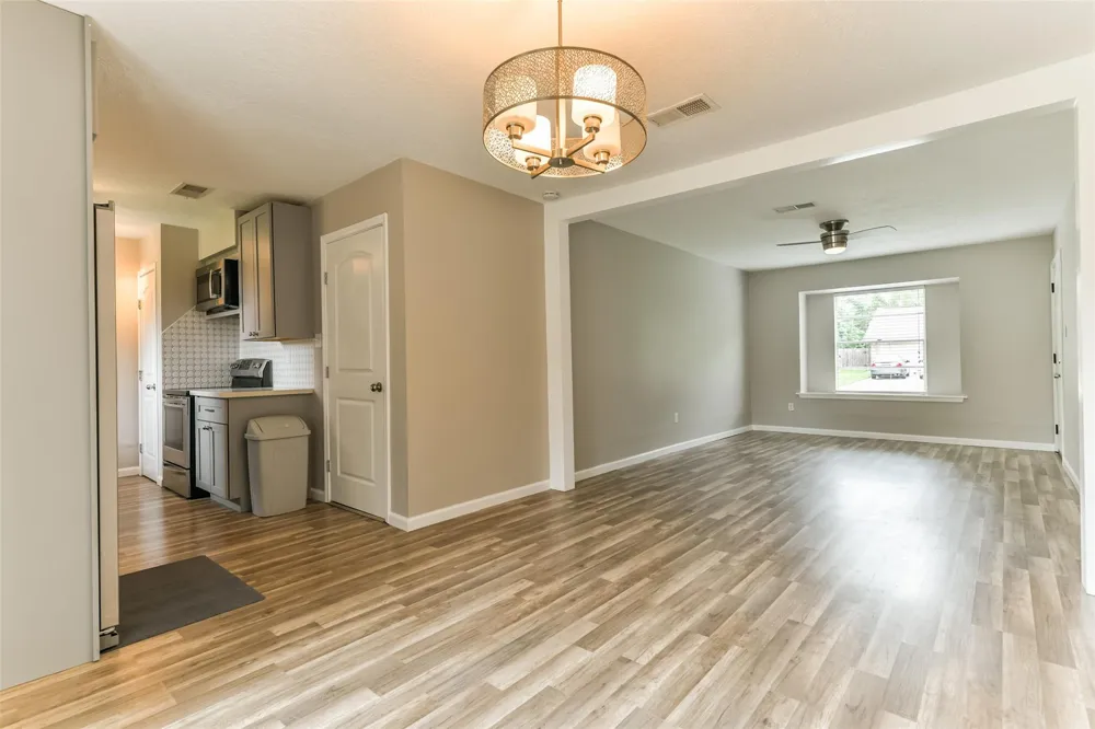 104 Brigadoon Lane Friendswood, TX 77546