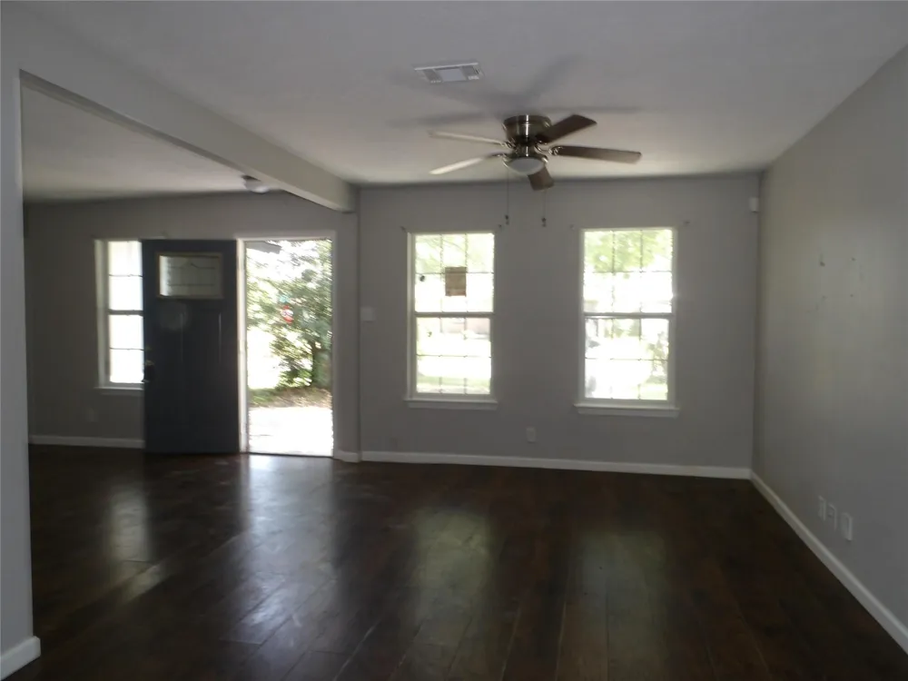 5783 Westover Street Houston, TX 77033