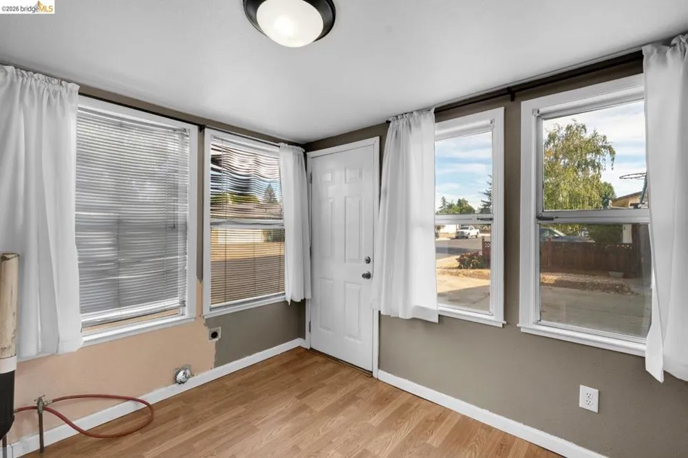3742 Walnut Ave Concord, CA 94519