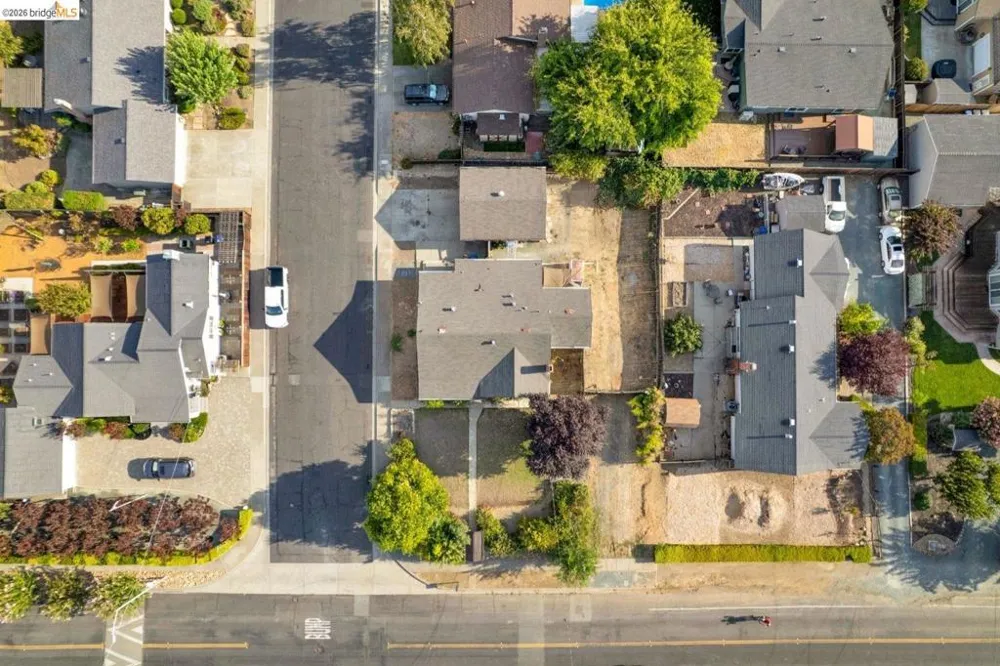 3742 Walnut Ave Concord, CA 94519