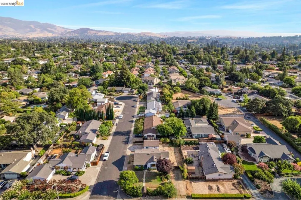 3742 Walnut Ave Concord, CA 94519