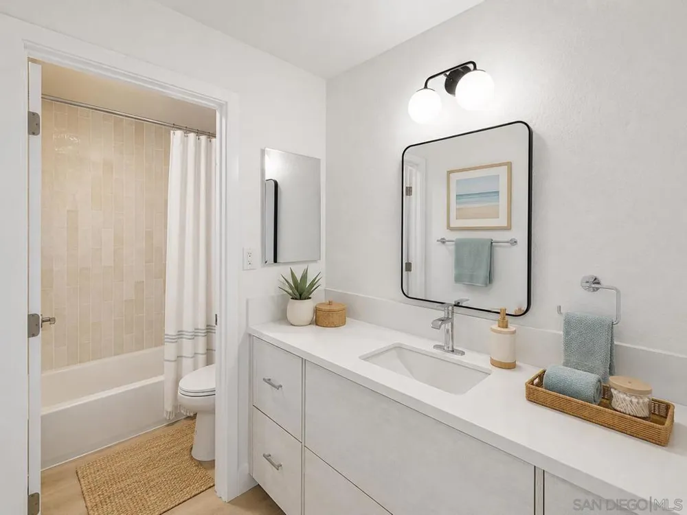 3020 Cowley Way #305 San Diego, CA 92117