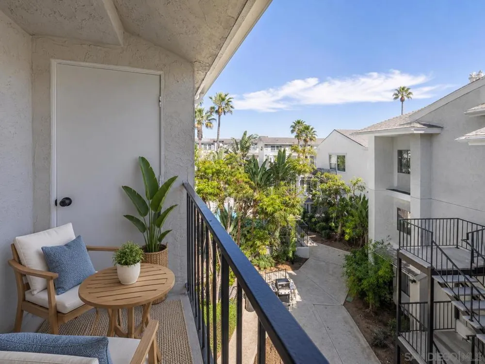 3020 Cowley Way #305 San Diego, CA 92117