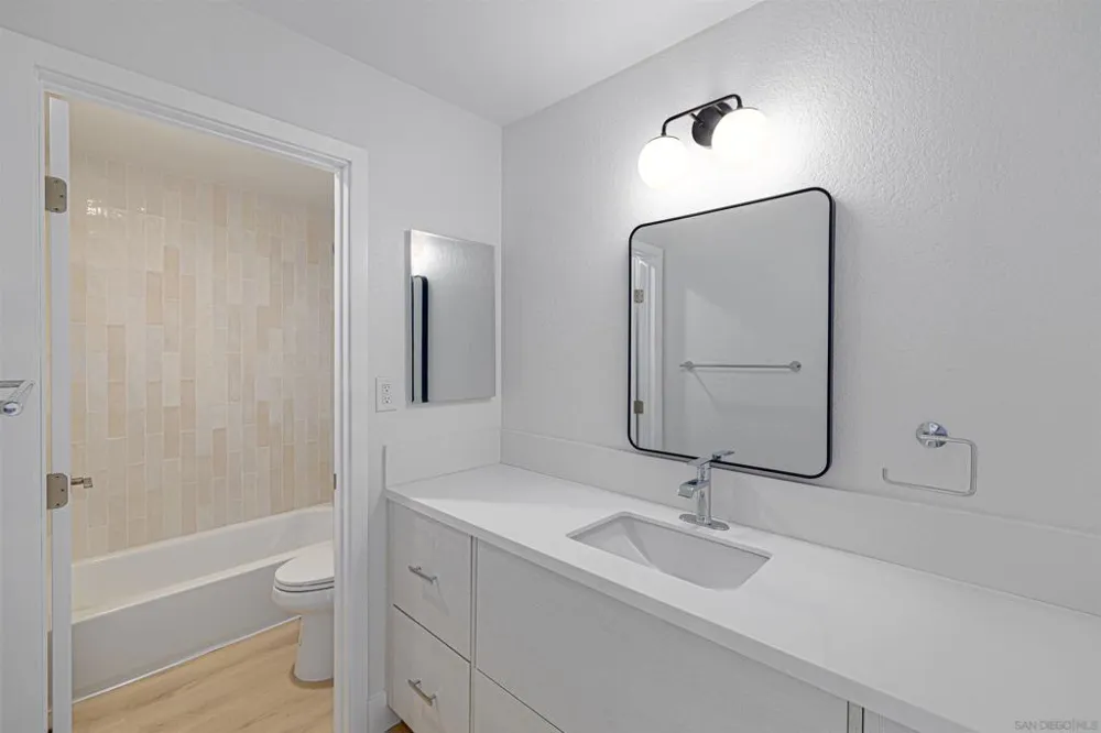 3020 Cowley Way #305 San Diego, CA 92117