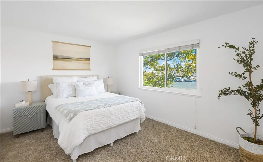 16635 Viewpoint #11b Huntington Beach, CA 92647