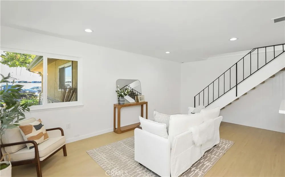 16635 Viewpoint #11b Huntington Beach, CA 92647