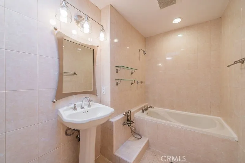 3062 S Via Serena S #D Laguna Woods, CA 92637