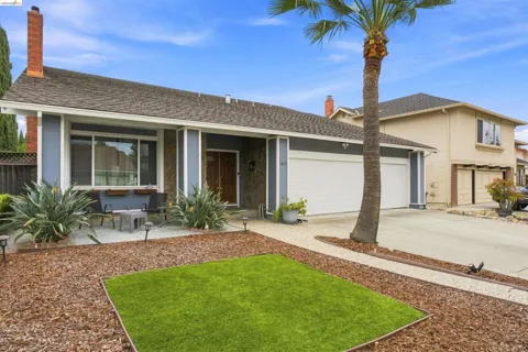 1823 Daltrey Way