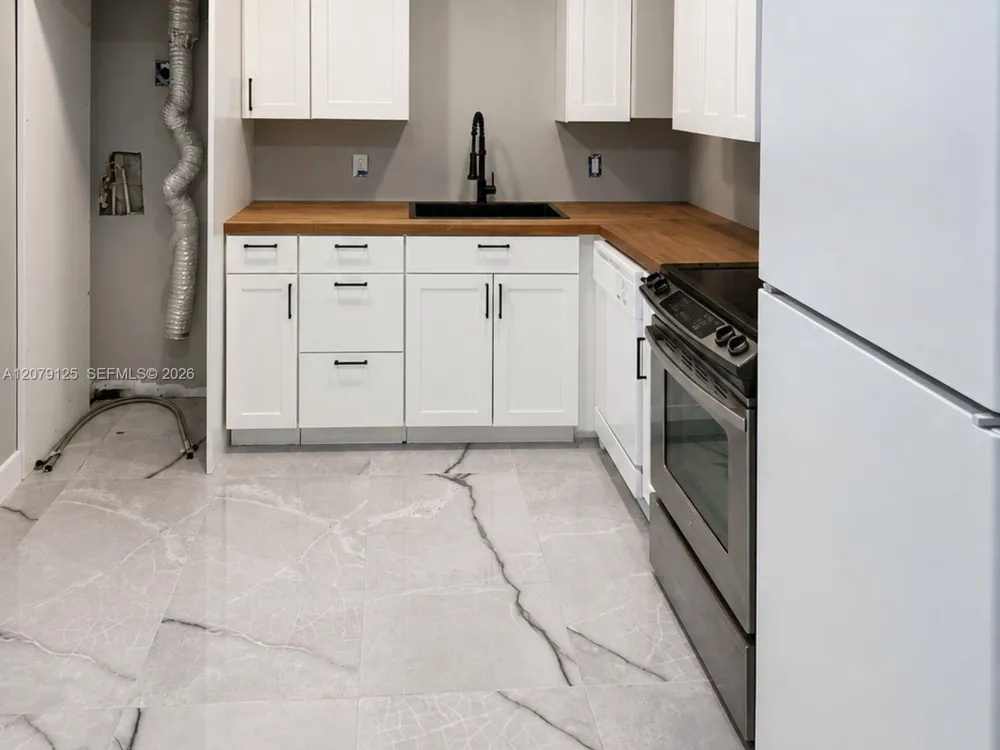 3360 Spanish Moss Ter #204 Lauderhill, FL 33319