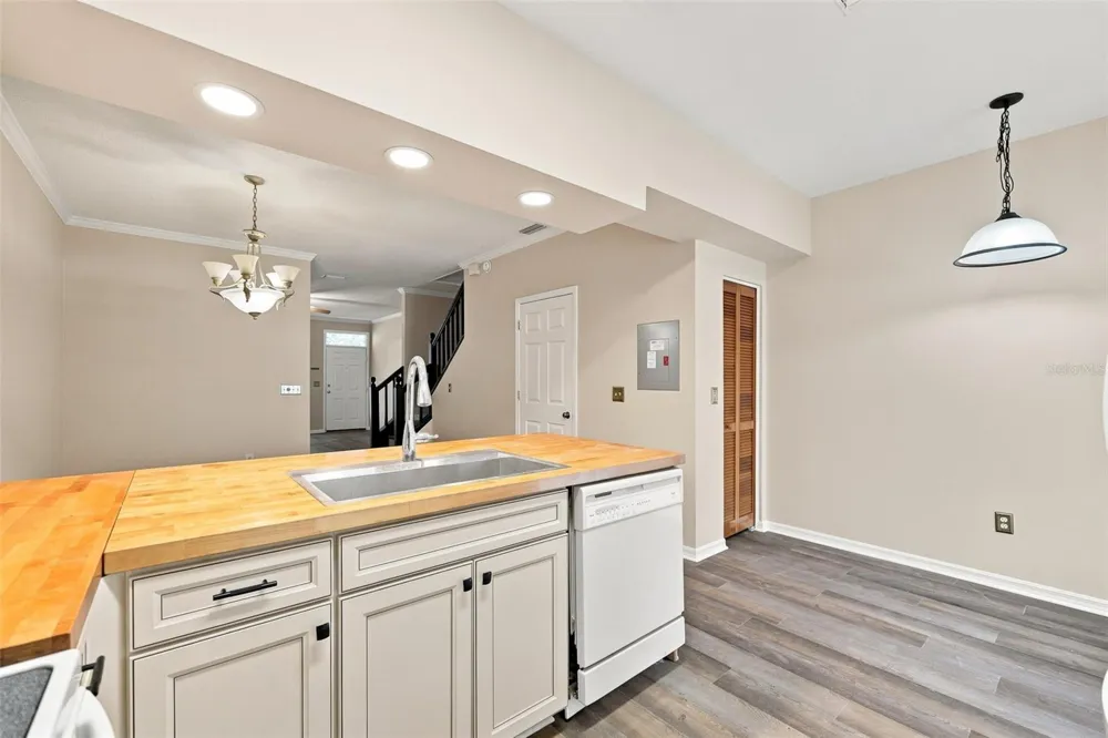 2725 PENZANCE STREET Palm Harbor, FL 34684