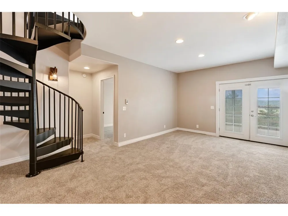 127 Carlton Circle Florissant, CO 80816